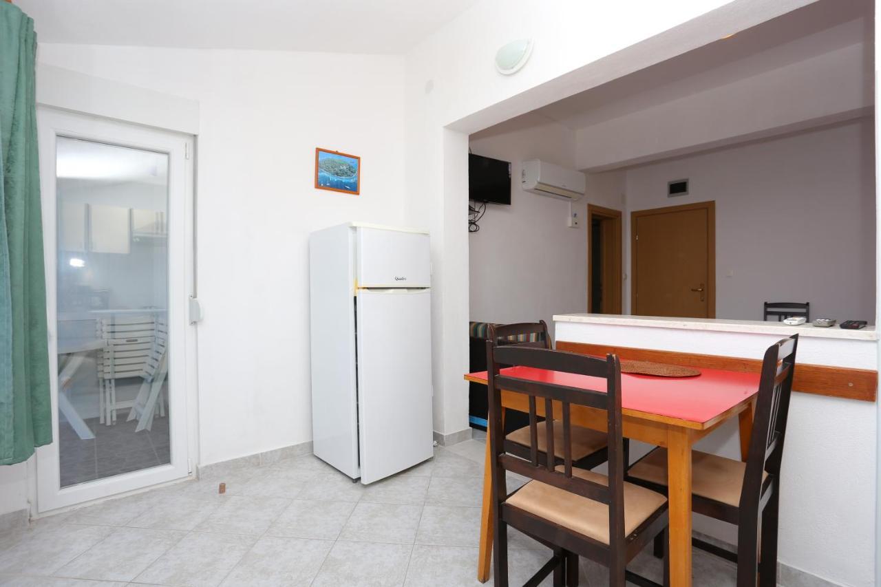 Apartments By The Sea Slatine, Ciovo - 14541 Exterior foto